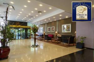 Lobbyen eller receptionen på Hotel Conte