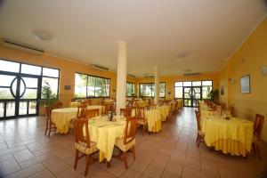 Εστιατόριο ή άλλο μέρος για φαγητό στο Villaggio Pineta Petto Bianco +18 φωτογραφίες