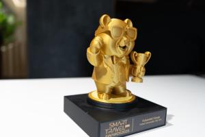 a gold dog trophy on a black stand at Futurotel Space Spa Madrid Center in Madrid