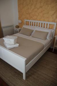 A bed or beds in a room at B&B Gallidoro