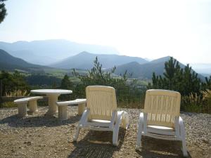 Gallery image of House with private pool and beautiful view in Ponet-et-Saint-Auban