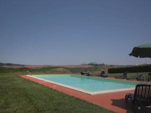The swimming pool at or close to Farmhouse in Asciano with Pool and Countryside