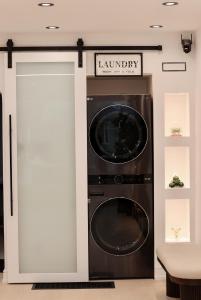 Gallery image of Yolo guest house in Richmond Hill