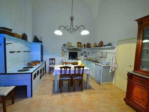Luxury holiday home in LecceApulia with gardenにあるキッチンまたは簡易キッチン