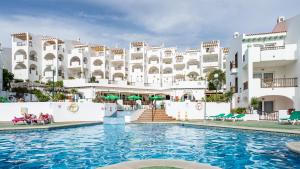 a view of the hotel from the pool at BLUESEA Apartamentos Callao Garden in Callao Salvaje