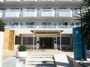 an image of the front of the hotel at BLUESEA Don Jaime in Cala Millor