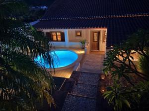 Bazén v ubytování Casa do Campo - offers peace and luxury combined with simplicity and heated private saltwaterpool nebo v jeho okolí