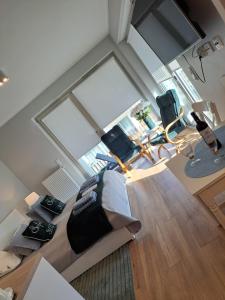 an overhead view of a room with a bed and a desk at Apartament RUBUS 305 Sofii in Świnoujście