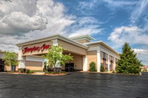 a store front of a shopping center at Hampton Inn Winchester KY in Winchester