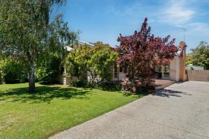 Gallery image of Gem on the Avenue Walking distance to shops and beach in Rosebud
