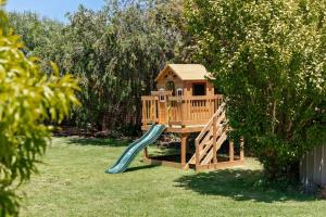 Gallery image of Gem on the Avenue Walking distance to shops and beach in Rosebud