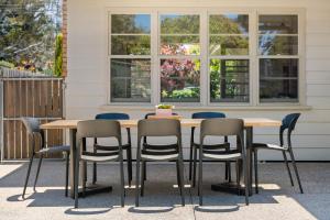 Gallery image of Gem on the Avenue Walking distance to shops and beach in Rosebud +19 photos