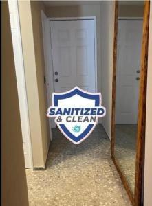 a sign on a door in front of a door at Torres Gemelas Suite VIP Frontal 607 in Acapulco