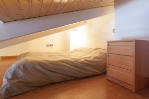 Cama o camas de una habitación en Cozy Apartment La latina by Batuecas