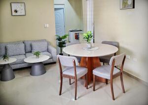 Khu vực ghế ngồi tại MB Apartment +2 ảnh