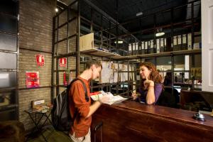 Goście zatrzymujący się w obiekcie Black Swan Hostel Sevilla