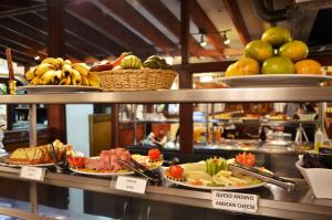 Comida no hotel ou em algum lugar perto