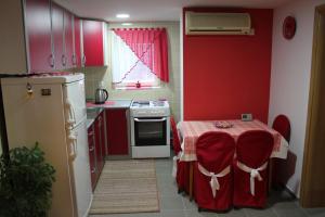 
A kitchen or kitchenette at Apartments Matic
