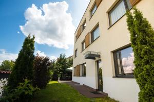 a view of the side of a building at Pensiunea Panorama Business Inn in Cluj-Napoca