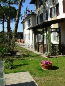 Ogród w obiekcie Hotel Villa Giada