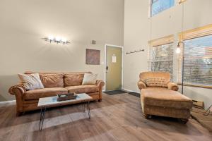 a living room with a couch and two chairs at Sigi's Longhorn Lodge WL1409 Gym Ski Powder Mtn in Eden