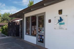 Palau Pacific Resort & The Pristine Villas and Bungalows的证书、奖牌、标识或其他文件