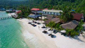 an aerial view of a beach with umbrellas at WHITE SAND ARK RESORT in Koh Rong Island