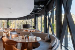 O zonă de relaxare la Hotel Pestera Wellness & Spa