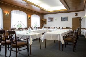 מסעדה או מקום אחר לאכול בו ב-Hotel Ostfriesen Hof