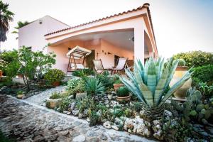 A garden outside I Giardini Dell'Agave