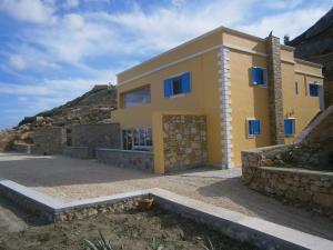 Gallery image of Karpathos Guest House in Menetaí