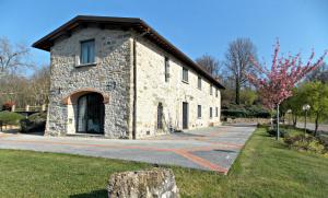 The building in which the holiday home is located