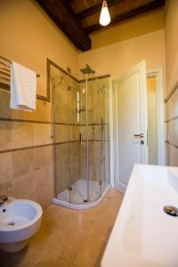 A bathroom at Spa Resort Fonte Alla Lepre