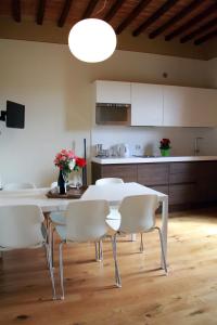 A kitchen or kitchenette at Spa Resort Fonte Alla Lepre