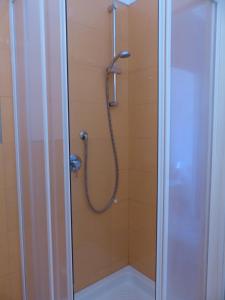 A bathroom at Between Termini & Colosseo