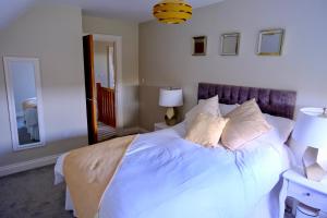 Gallery image of 5 Bedroom House By Travel Lets Holiday Homes Downings With Sea & Mountain View in Downings +34 photos