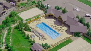 an overhead view of a swimming pool in a house at Norwester Stay in Ronald