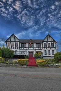 Gallery image of The Old Courthouse Inn in Powell River