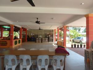 Gallery image of Cempaka Beach Resort in Kuantan