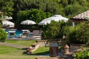 Bazen u objektu SarAnd Relais-Adults Only ili u blizini