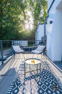 Balkón nebo terasa v ubytování Colakation + 21 fotografií