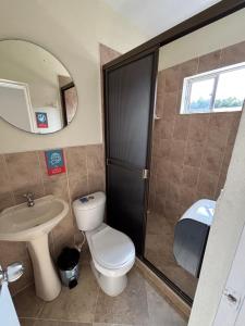 ห้องน้ำของ Hostal El Hangar +18 ภาพ