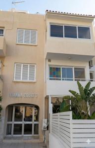 a building in the villa court building at Jane 202 cosy 1 bedroom in Larnaca