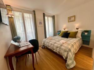 Gallery image of Hôtel La Sanguine in Paris
