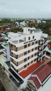 an overhead view of a hotel blanket inn at Black Win Hotel Phu Yen in Mỹ Hòa (1)