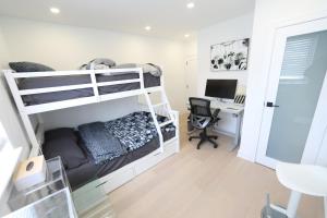 Gallery image of Yolo guest house in Richmond Hill