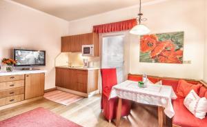 Gallery image of Kraners Alpenhof BIO Bed and Breakfast Pension in Weissensee