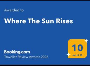 ein gelbes Feld mit dem Text „wo die Sonne aufgeht“ in der Unterkunft Where The Sun Rises in Scopello
