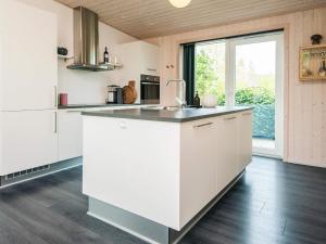 Gallery image of 4 star holiday home in Glesborg in Fjellerup Strand