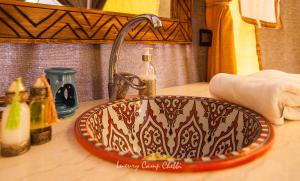Gallery image of Merzouga twins luxury camp in Merzouga